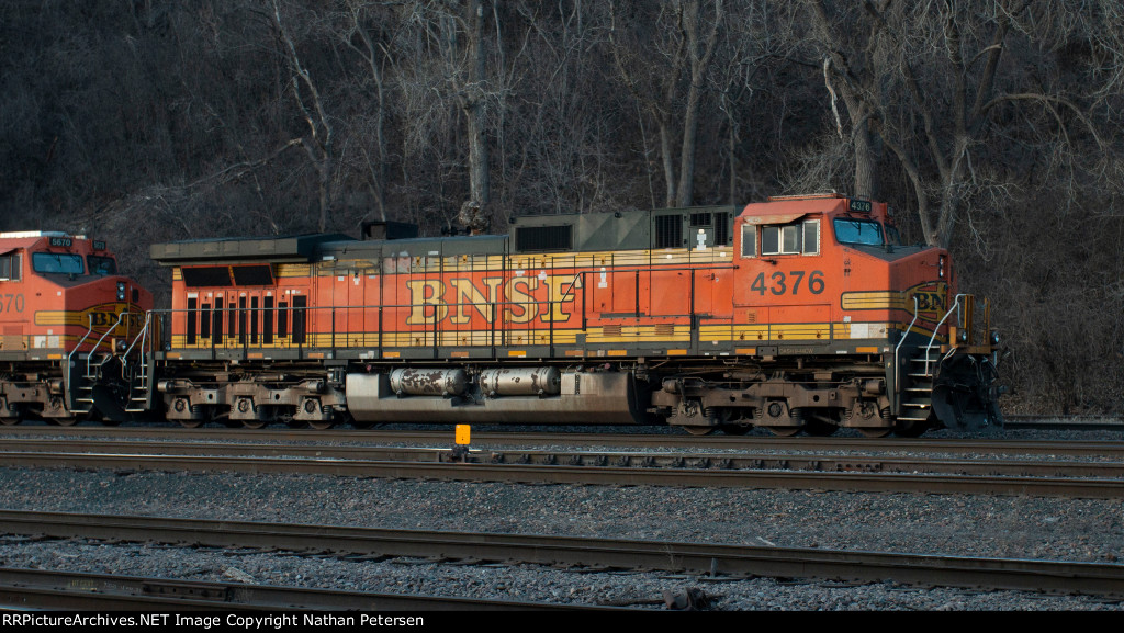 BNSF 4376